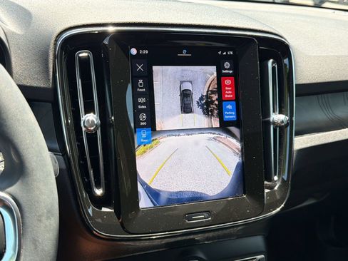 Used 2024 Volvo C40 P8 Recharge Ultimate w/ Protection Package Premier RWD image 18