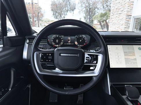 Used 2024 Land Rover Range Rover Long Wheelbase Autobiography AWD/4WD image 18