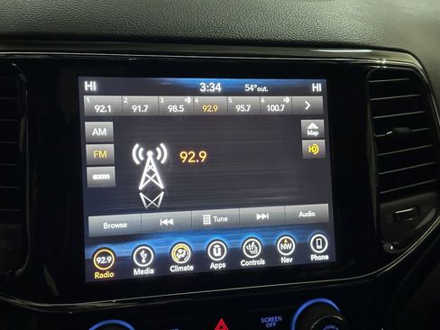 Used 2019 Jeep Grand Cherokee Laredo image 46