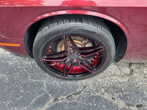 Used 2020 Dodge Challenger SXT RWD image 5