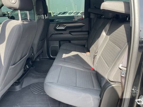 Used 2022 Chevrolet Silverado 1500 LT AWD/4WD image 24