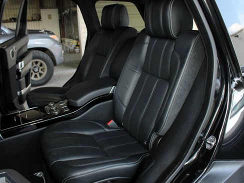 Used 2016 Land Rover Range Rover Autobiography image 26