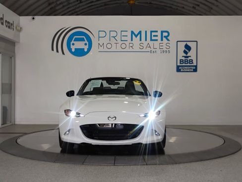 Used 2021 MAZDA MX-5 Miata Sport RWD image 3