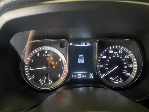 Used 2018 Nissan Titan SL w/ Midnight Edition AWD/4WD image 32
