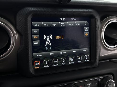 Used 2018 Jeep Wrangler Unlimited Sahara image 20