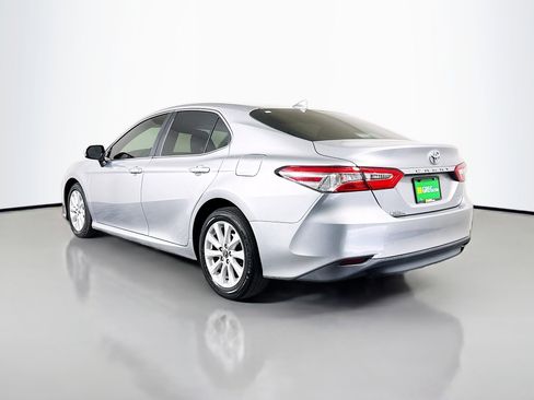 Used 2020 Toyota Camry LE FWD image 7