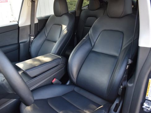 Used 2023 Tesla Model Y 2WD image 6