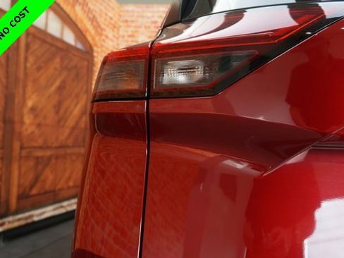 Used 2022 Nissan Rogue SV w/ SV Premium Package image 81