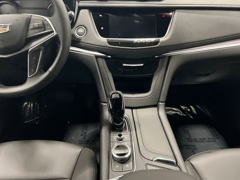 New 2026 Cadillac XT5 Luxury image 12
