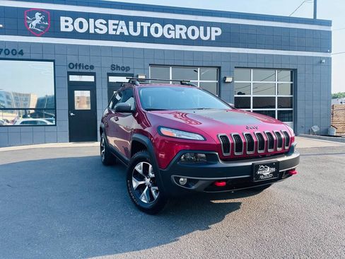 Used 2017 Jeep Cherokee Trailhawk AWD/4WD image 1