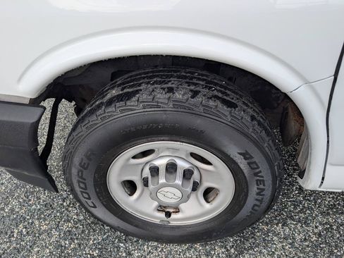 Used 2017 Chevrolet Express 2500 LS RWD image 12