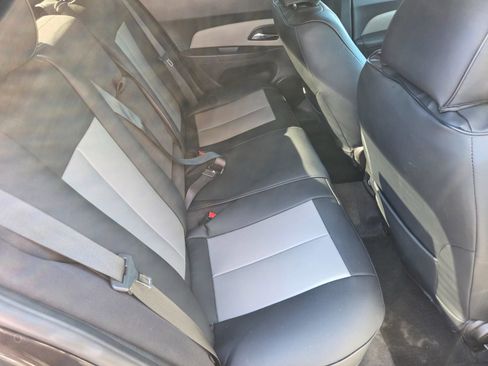 Used 2014 Chevrolet Cruze LS FWD image 13