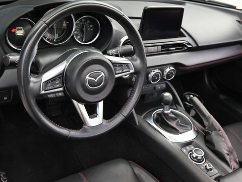 Used 2018 MAZDA MX-5 Miata RF Grand Touring image 12