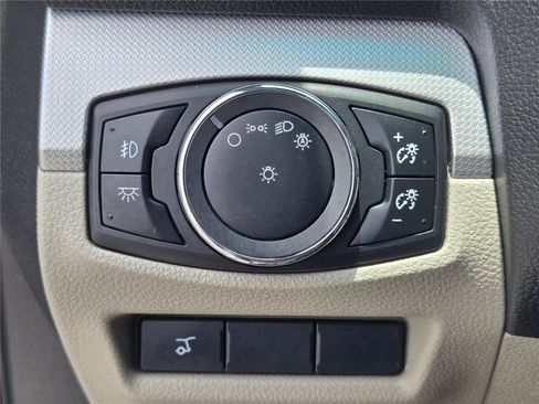 Used 2013 Ford Explorer XLT FWD image 19