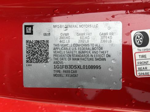 Used 2020 Chevrolet Camaro LT image 34