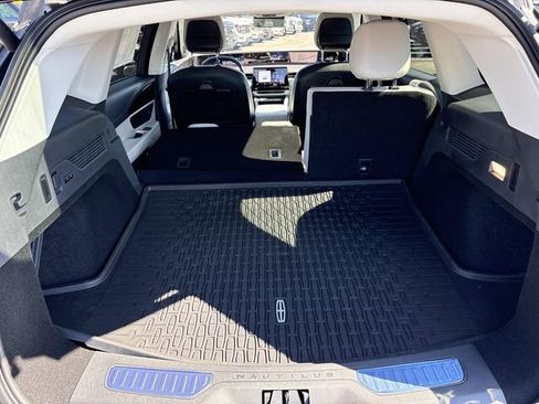 New 2026 Lincoln Nautilus Reserve AWD/4WD image 12