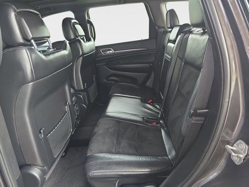 Used 2018 Jeep Grand Cherokee Altitude AWD/4WD image 18