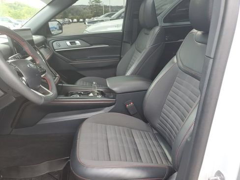 Used 2026 Ford Explorer ST-Line w/ ST-Line Street Pack AWD/4WD image 22
