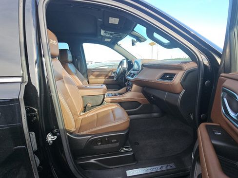 Used 2022 Chevrolet Suburban High Country AWD/4WD image 14