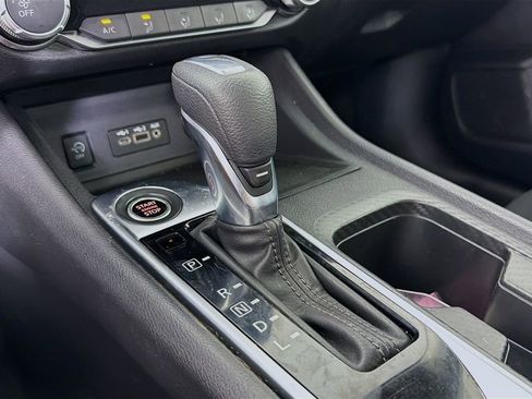 Used 2024 Nissan Sentra SV image 19