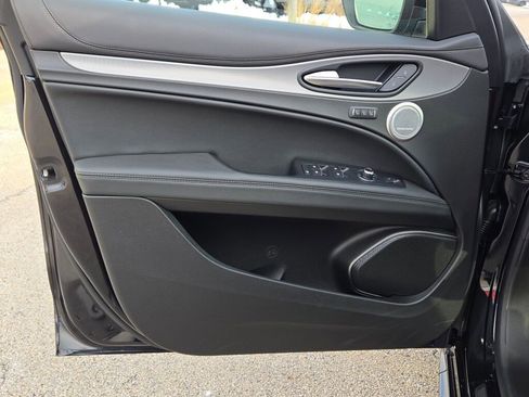 Used 2023 Alfa Romeo Stelvio Veloce image 20