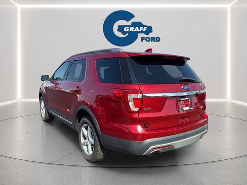 Used 2016 Ford Explorer XLT w/ Equipment Group 202A AWD/4WD image 11