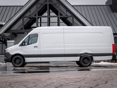 Used 2026 Mercedes-Benz Sprinter 2500 image 3