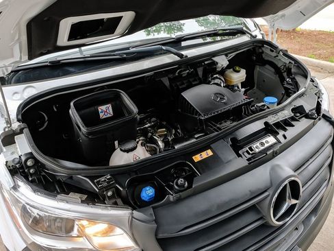 Used 2023 Mercedes-Benz Sprinter 2500 image 36