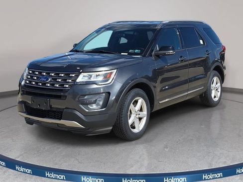 Used 2017 Ford Explorer XLT AWD/4WD image 1
