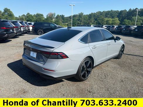 Used 2025 Honda Accord Sport image 7