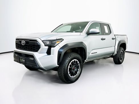 Used 2025 Toyota Tacoma TRD Off-Road image 3