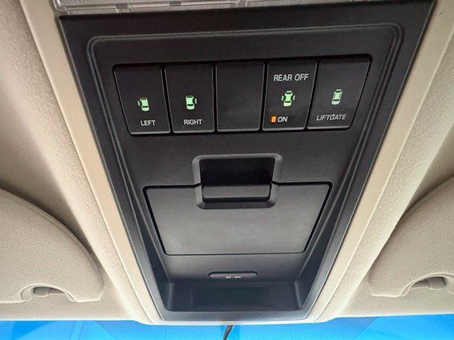 Used 2005 Mercury Monterey Premier FWD image 34