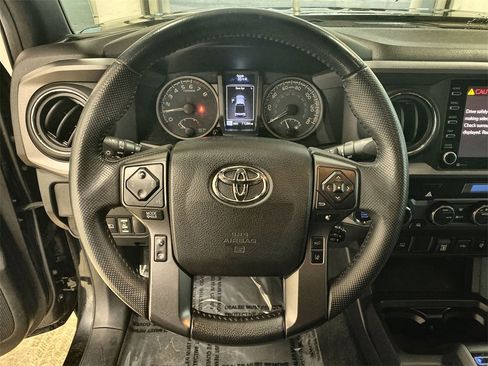 Used 2021 Toyota Tacoma TRD Off-Road image 3