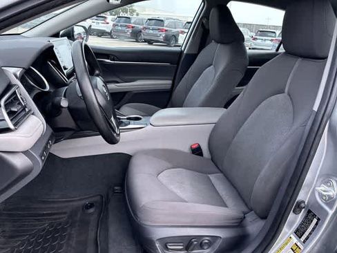 Used 2022 Toyota Camry LE FWD image 17