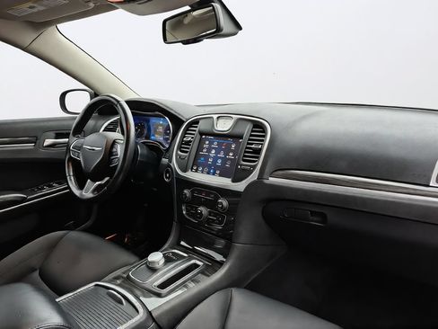 Used 2019 Chrysler 300 Touring w/ Sport Appearance Package RWD image 29