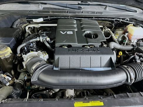 Used 2020 Nissan Frontier SV w/ Midnight Edition Floor Mats image 28