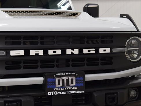 Used 2022 Ford Bronco Black Diamond w/ Sasquatch Package image 9