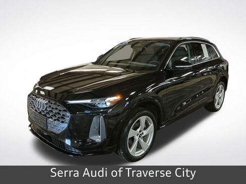 Used 2025 Audi Q5 Premium Plus w/ Premium Plus AWD/4WD image 1