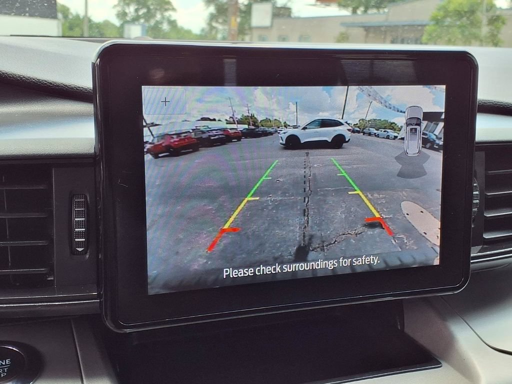 Used 2023 Ford Explorer XLT w/ Class IV Trailer Tow Package RWD image 8