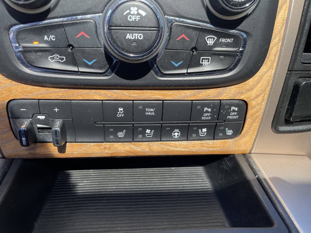 Used 2015 RAM 1500 Laramie Longhorn w/ Convenience Group AWD/4WD image 23