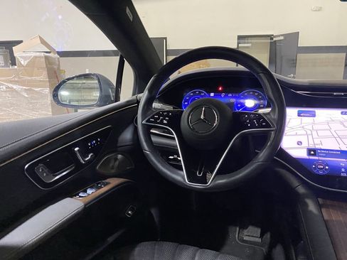 Used 2022 Mercedes-Benz EQS 580 4MATIC Sedan image 3