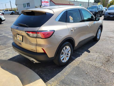 Used 2020 Ford Escape SE FWD image 28