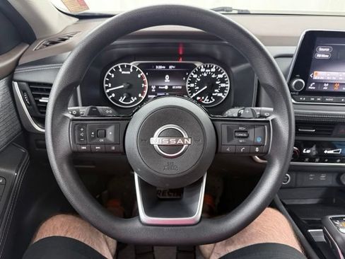 Used 2023 Nissan Rogue SV FWD image 23