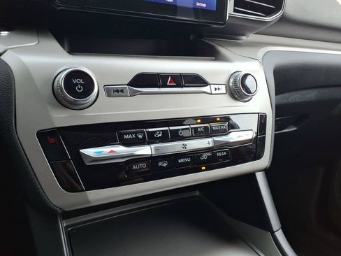 Certified 2023 Ford Explorer XLT AWD/4WD image 21