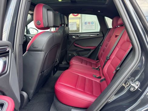 Used 2022 Porsche Macan S image 40