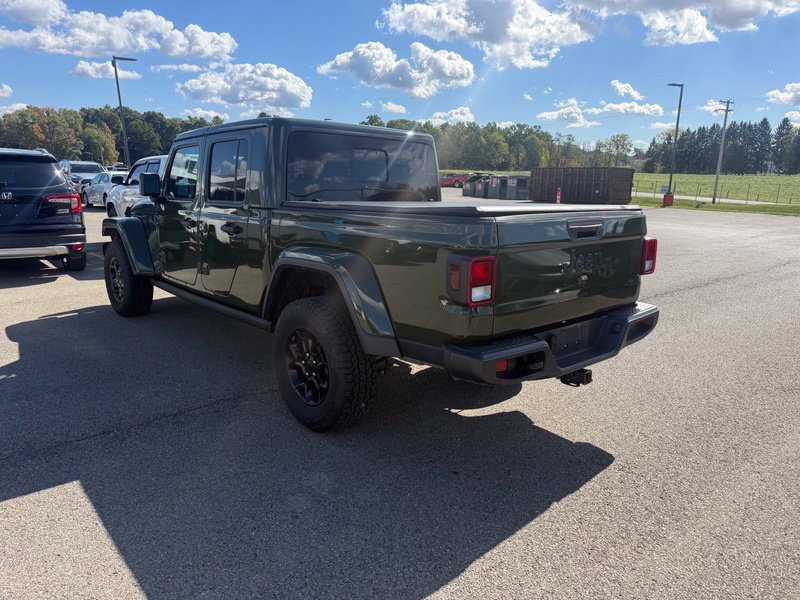 Used 2023 Jeep Gladiator Sport AWD/4WD image 15