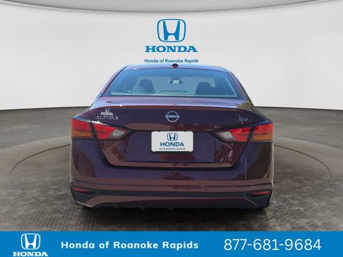 Used 2024 Nissan Altima 2.5 SV FWD image 4