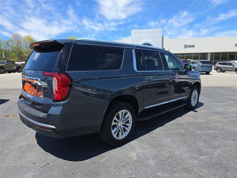 Used 2021 GMC Yukon XL SLT w/ SLT Luxury Plus Package AWD/4WD image 3