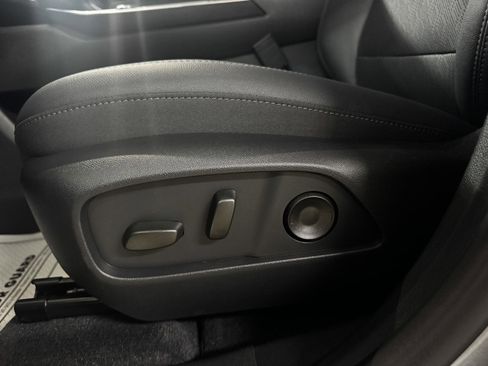 New 2026 Chevrolet Equinox LT w/ Convenience Package II image 23