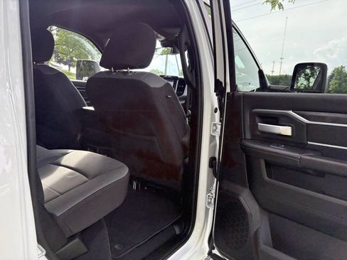 Used 2024 RAM 2500 Big Horn w/ Safety Group AWD/4WD image 33
